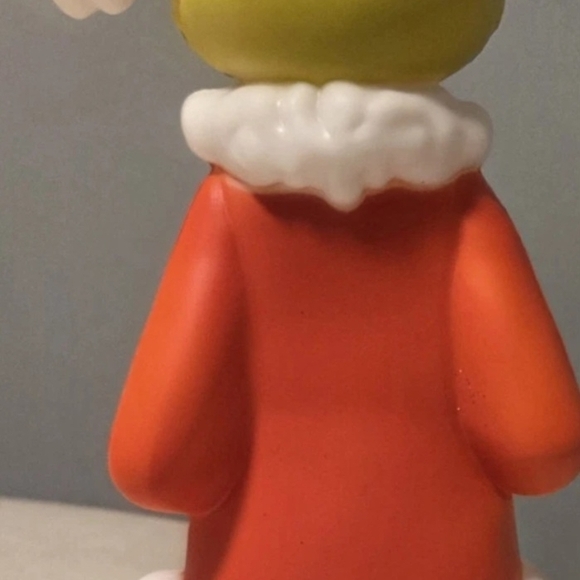 Grinch 14" Light Up Blow Mold - Picture 2 of 3